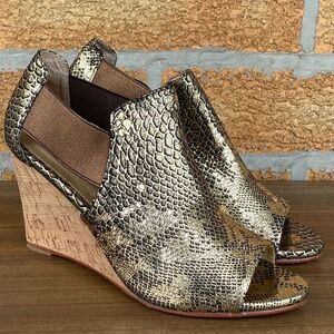 Marchez vous blue  Gold Snake Nell Leather sandal